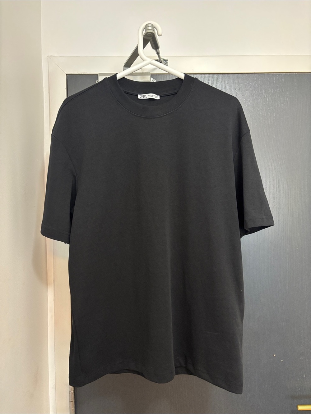 Zara Men's Black Short Sleeve Crewneck Tee